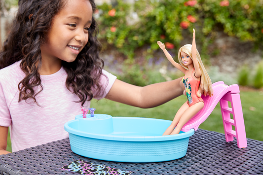 Barbie Poupée et Coffret